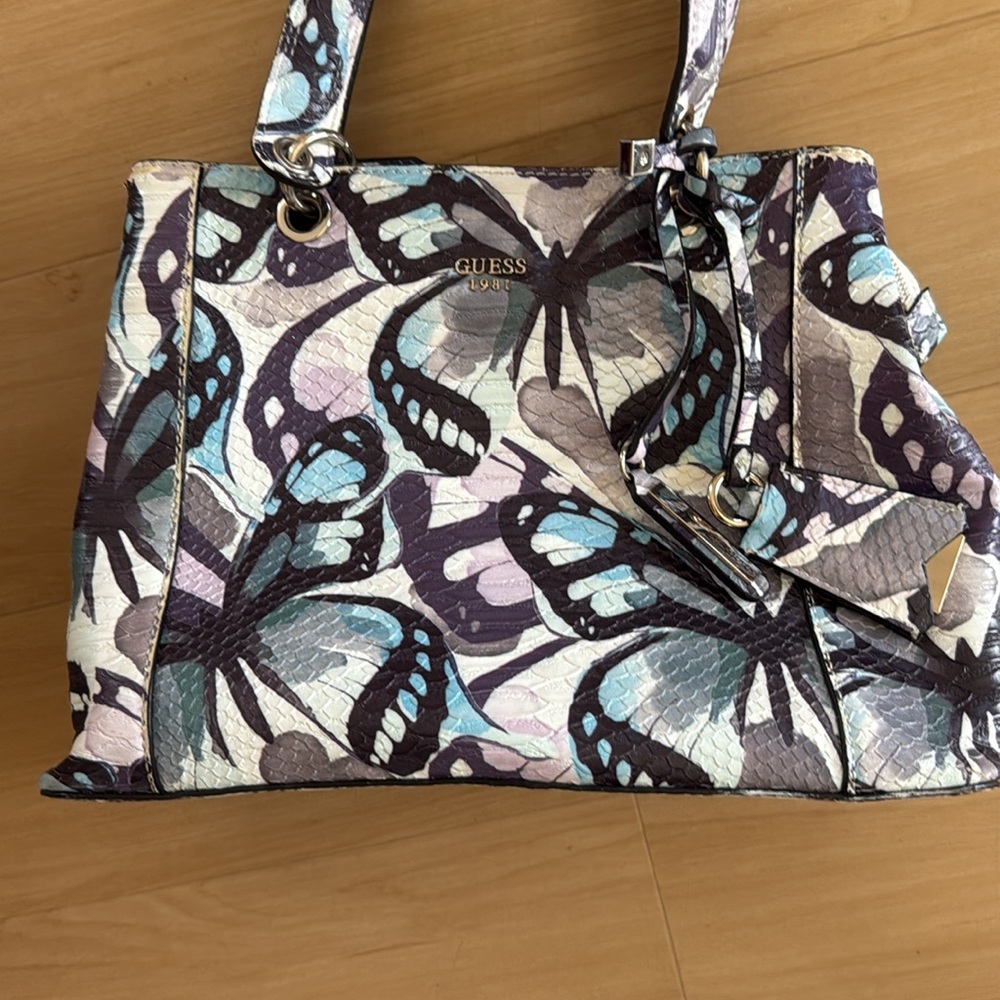 GUESS FLUTTER PASTEL COLOR BUTTERFLY LARGE PURSE BAG 2 COMPARTMENTS W/ POCKETS - Picture 2 of 16